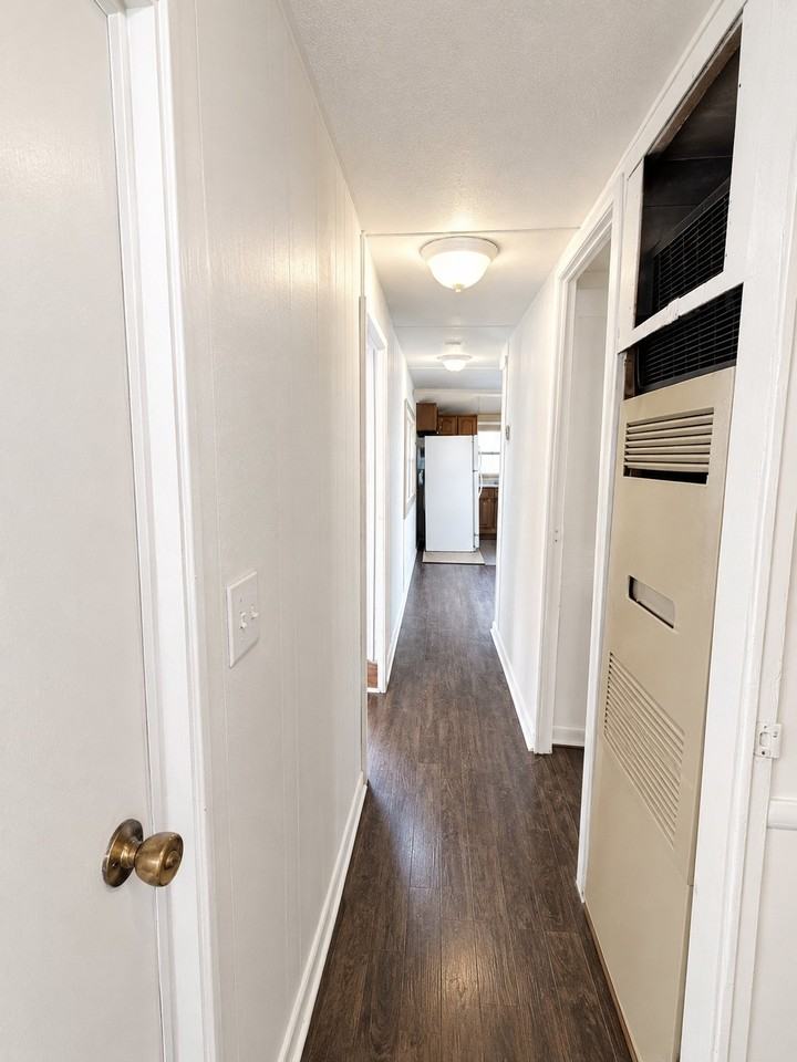 1501 W 4th St #30 - Photo 4 of 8