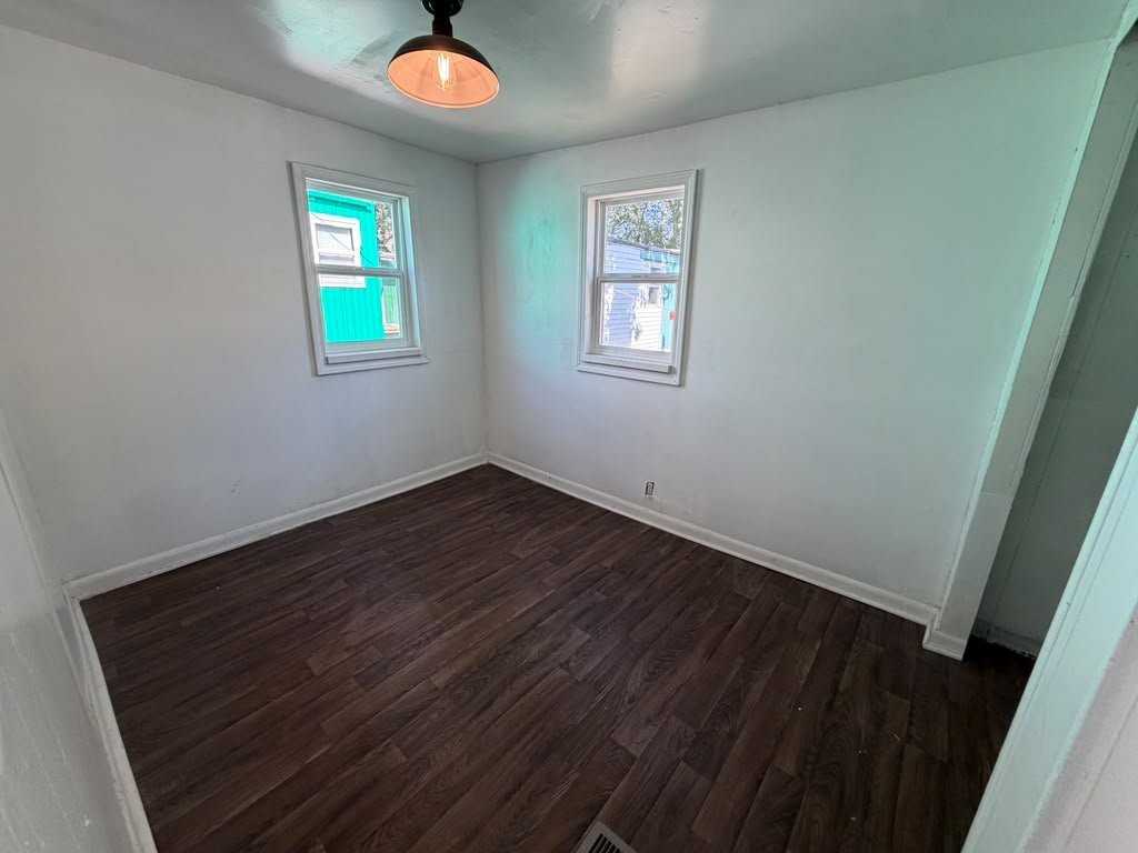 1501 W 4th St #30 - Photo 6 of 8
