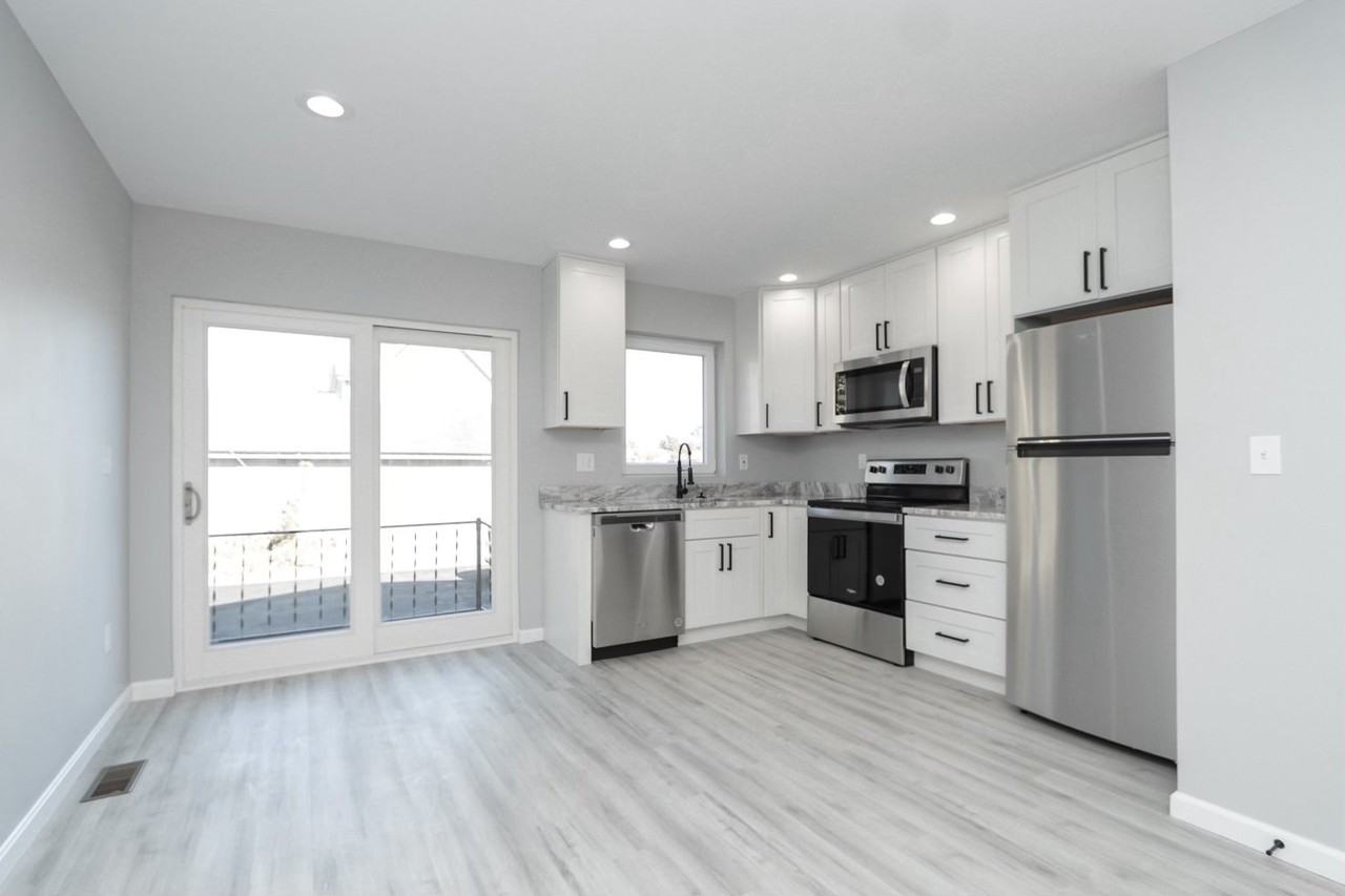 46 Ladd St - Photo 2 of 6