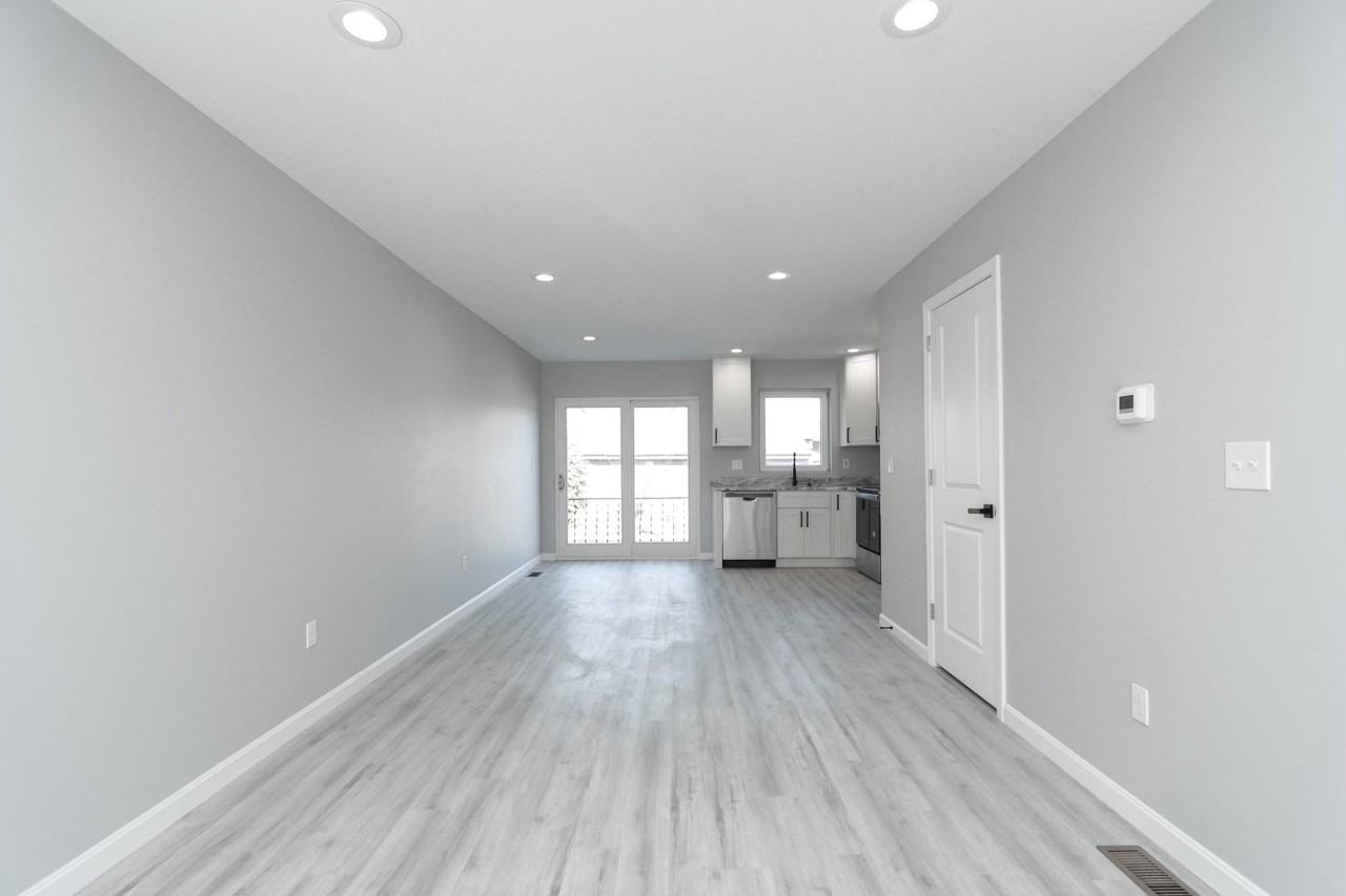 46 Ladd St - Photo 3 of 6