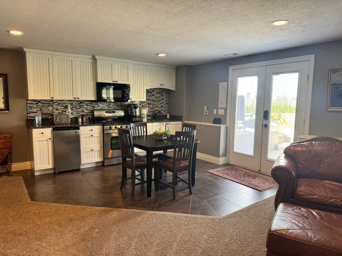 246 Limousine Ct - Photo 5 of 11