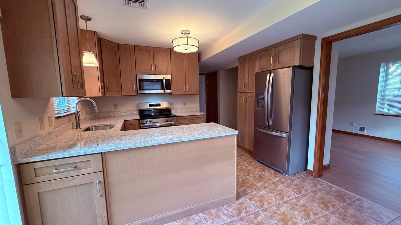 683 Russell Rd #1A - Photo 3 of 20