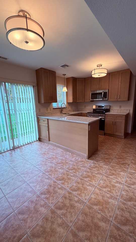 683 Russell Rd #1A - Photo 4 of 20