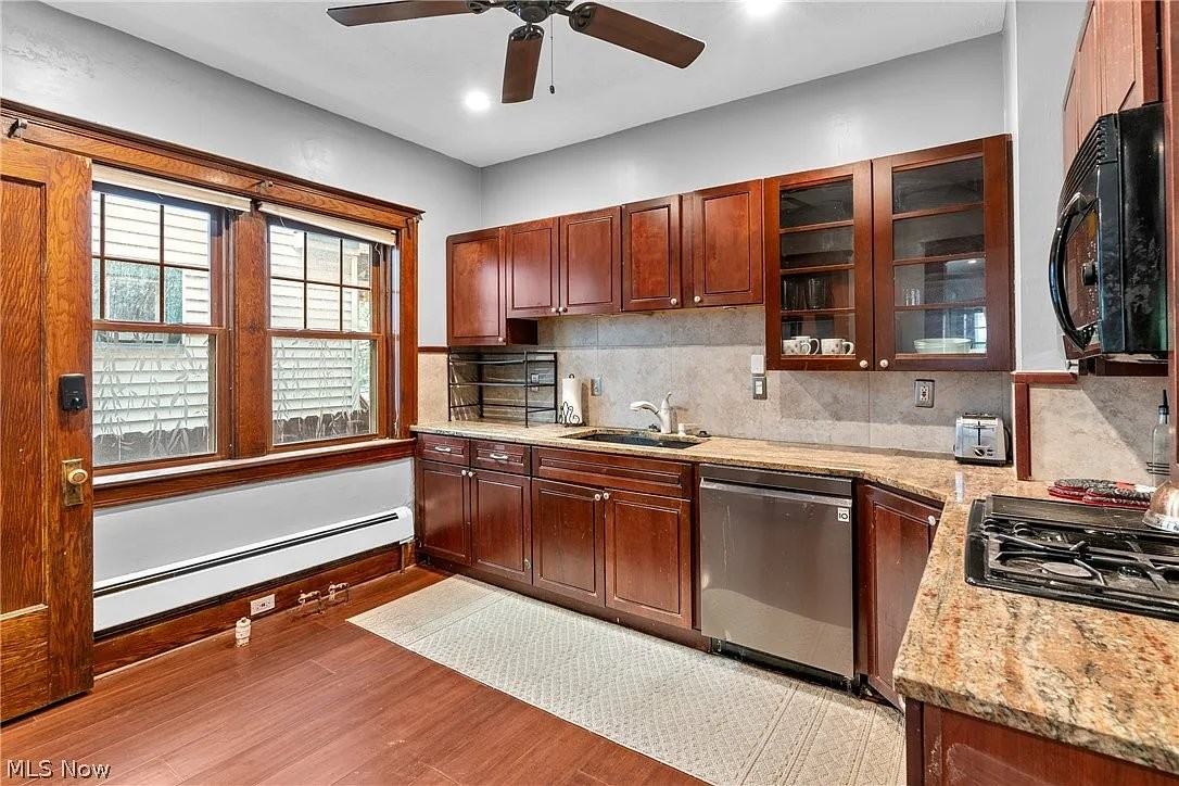 12404 Larchmere Blvd - Photo 4 of 18