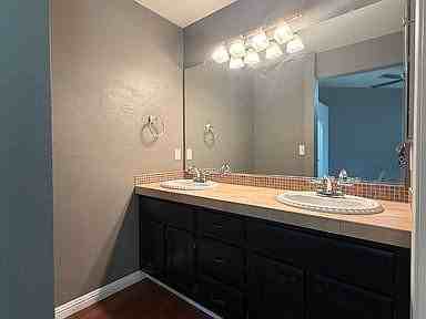 4758 Stuart St - Photo 4 of 14