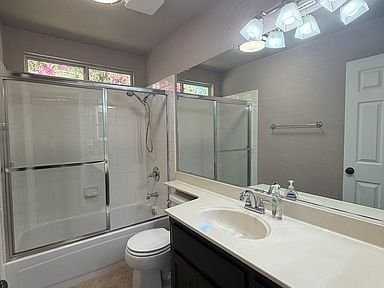 4758 Stuart St - Photo 5 of 14