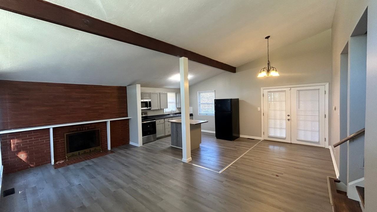 2519 Savannah Rd - Photo 3 of 13