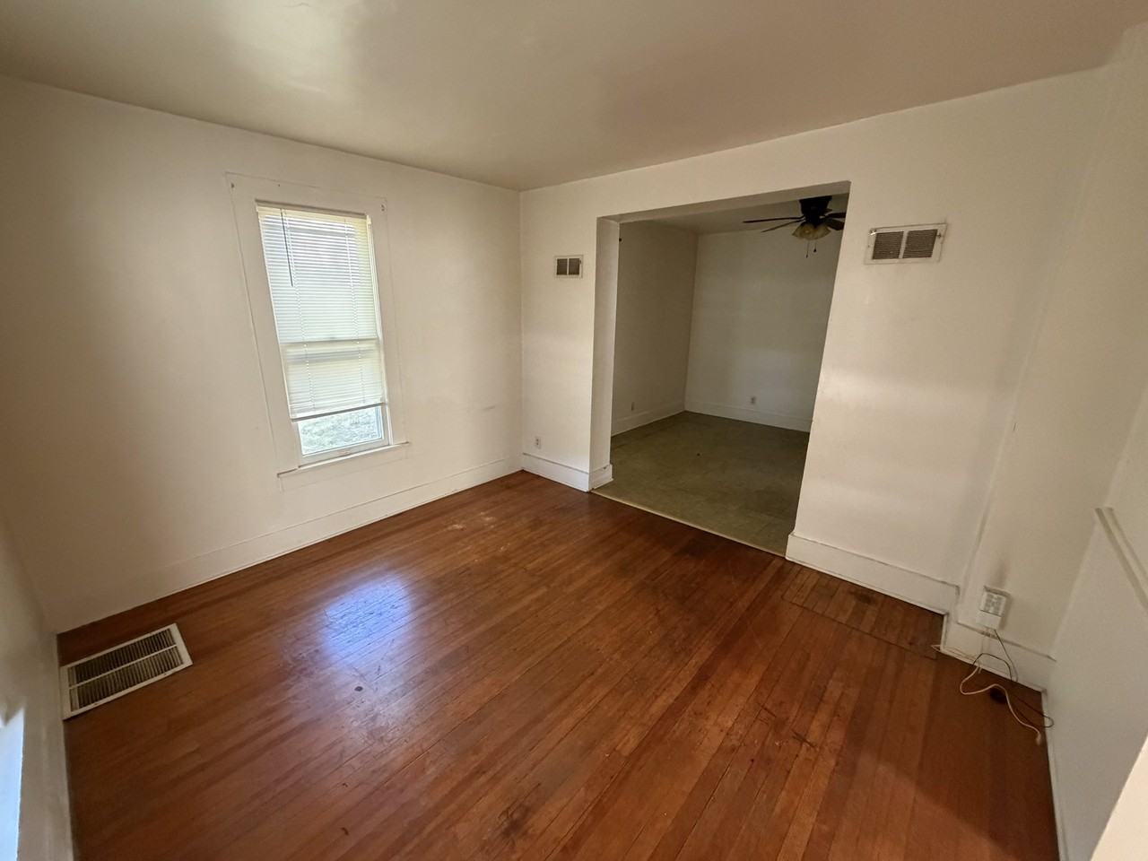 136 S Clark Ave - Photo 5 of 9