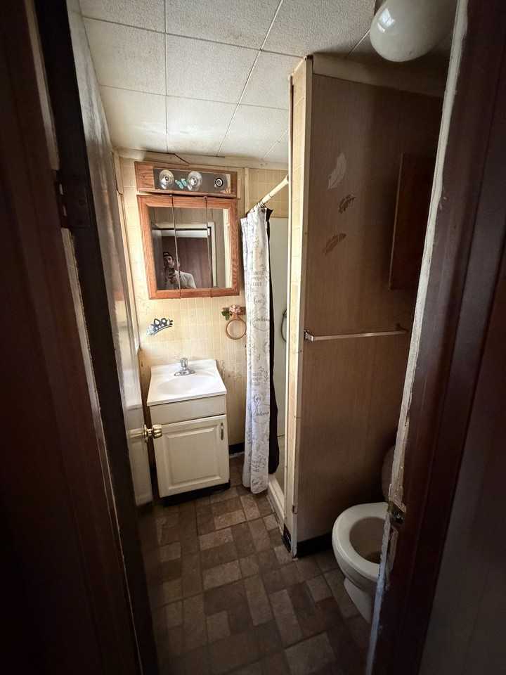 136 S Clark Ave - Photo 7 of 9