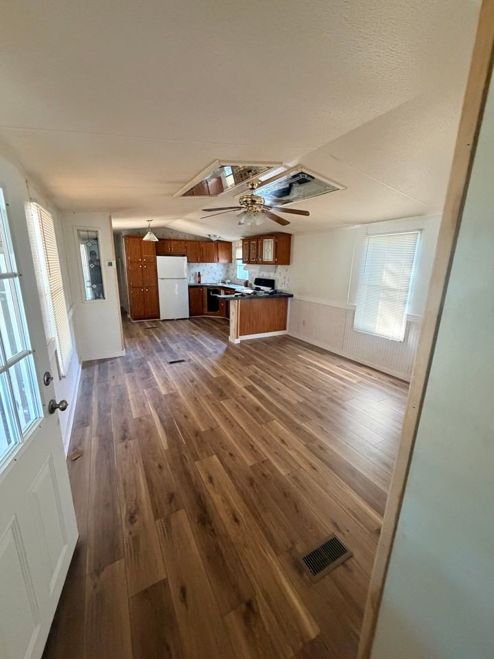 2094 Lott St Sw - Photo 3 of 11