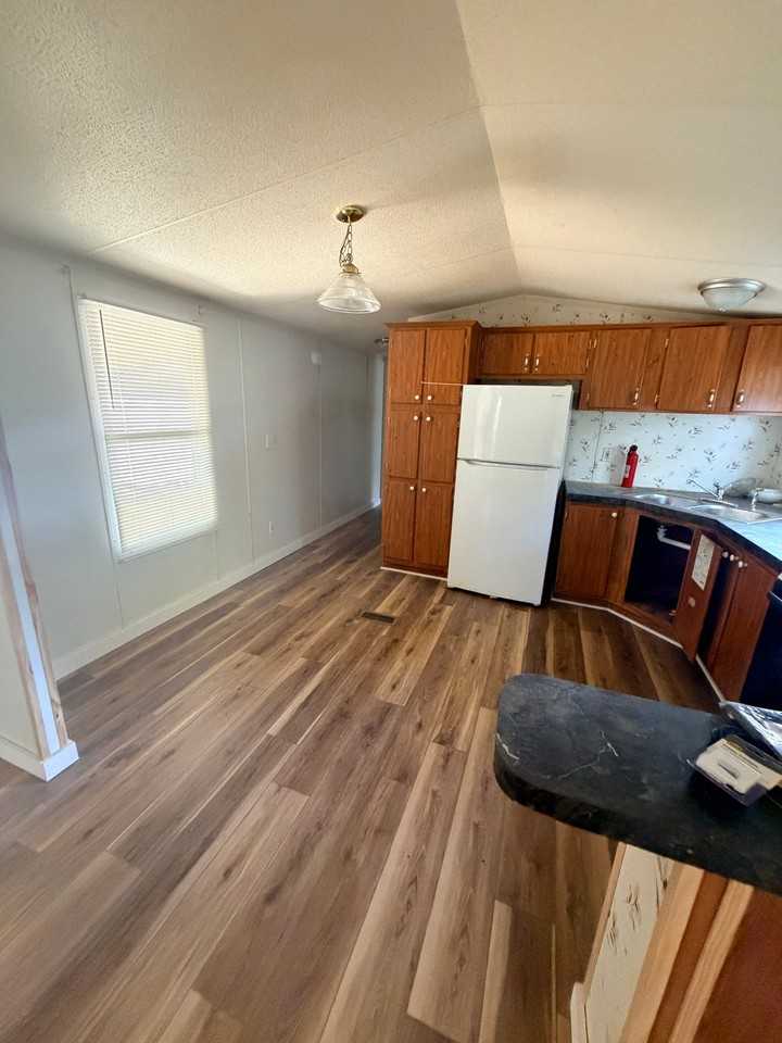 2094 Lott St Sw - Photo 4 of 11