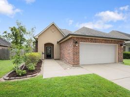 featured image of 9346 Falling Oak Dr