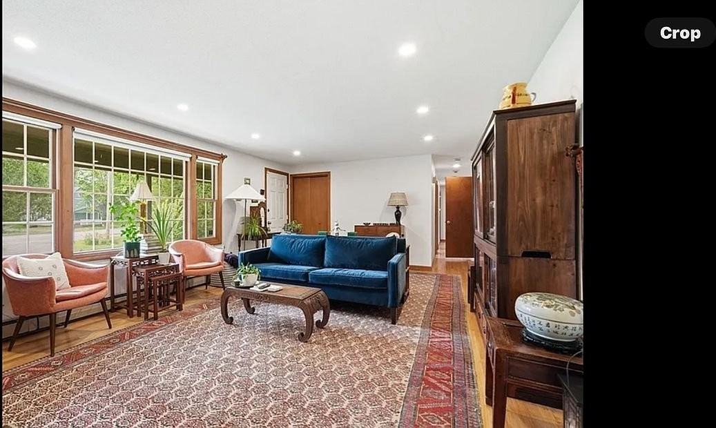 73 N Maple St - Photo 4 of 18