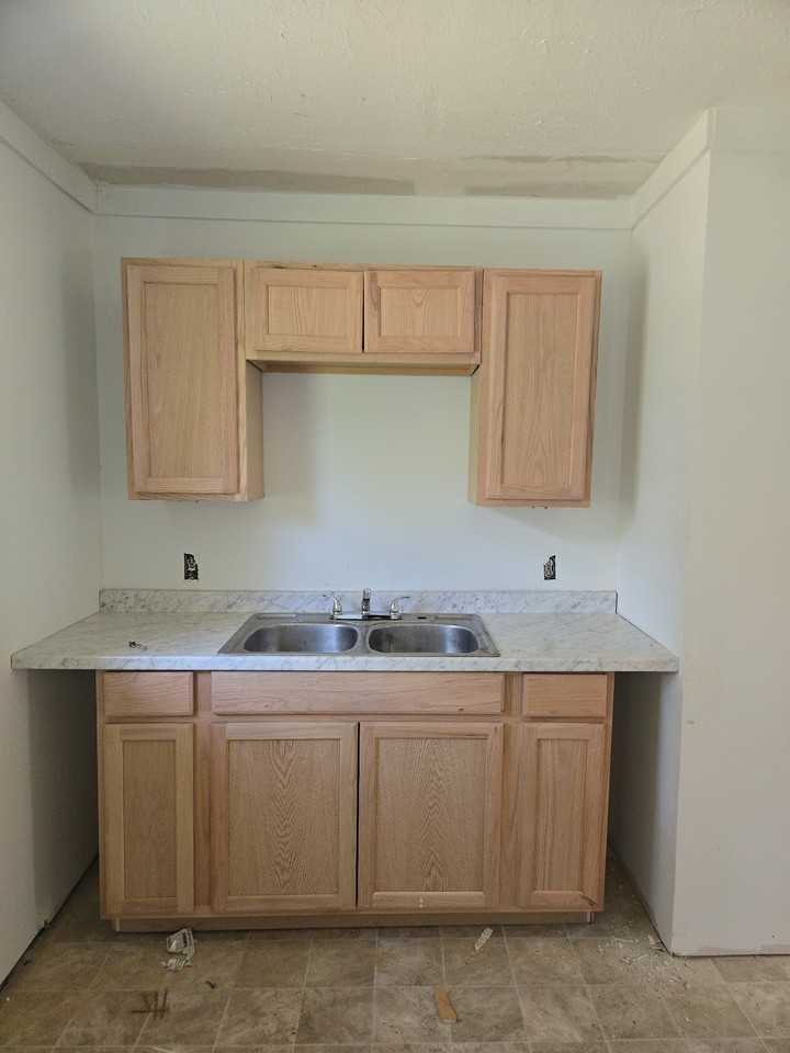 1408 Geeston St - Photo 2 of 11