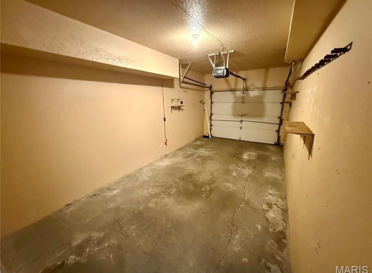 31 Twin Oaks Dr - Photo 6 of 6