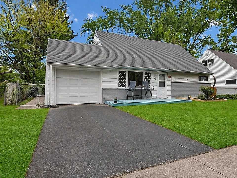 406 Winnebago St - Photo 4 of 4
