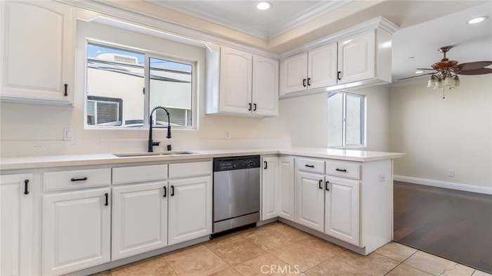 9136 Mel Dar Ave - Photo 3 of 11