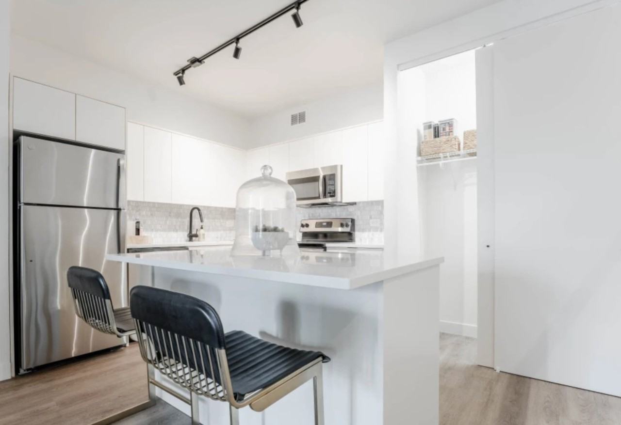 31 E Chestnut St - Photo 3 of 10