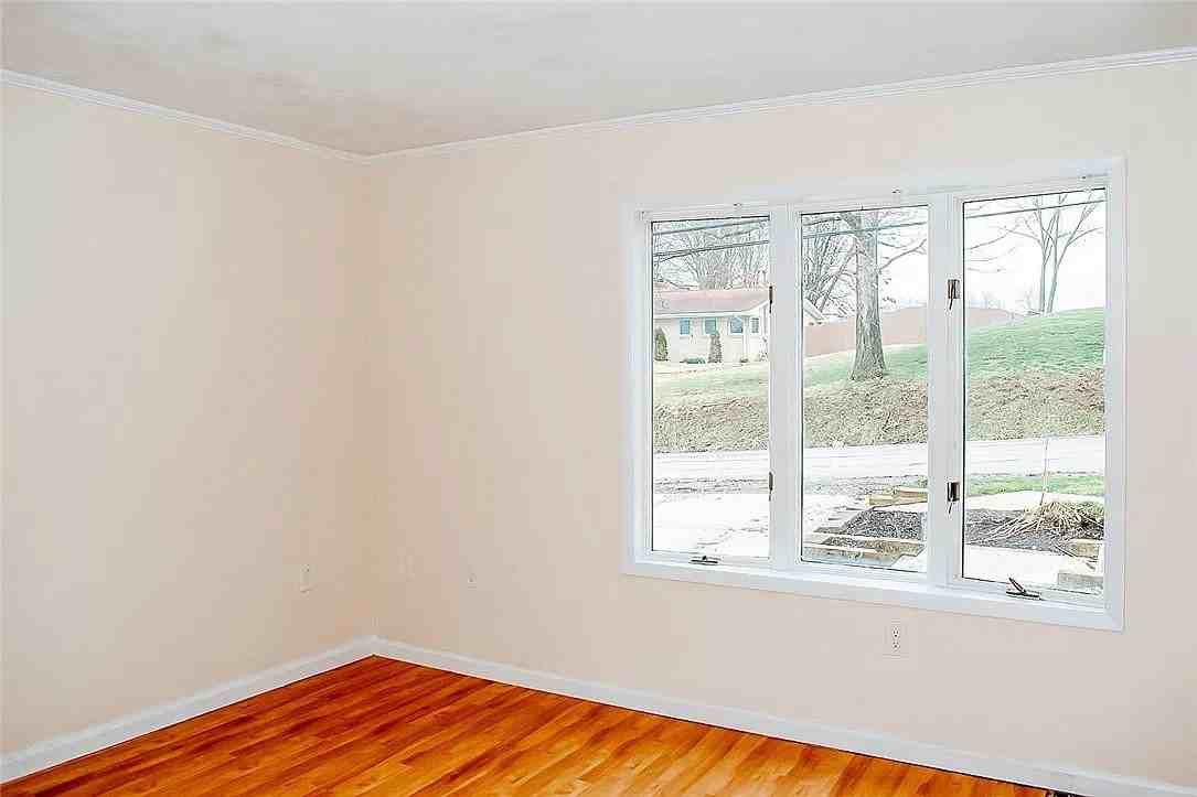 1378 Robbins Station Rd - Photo 7 of 20