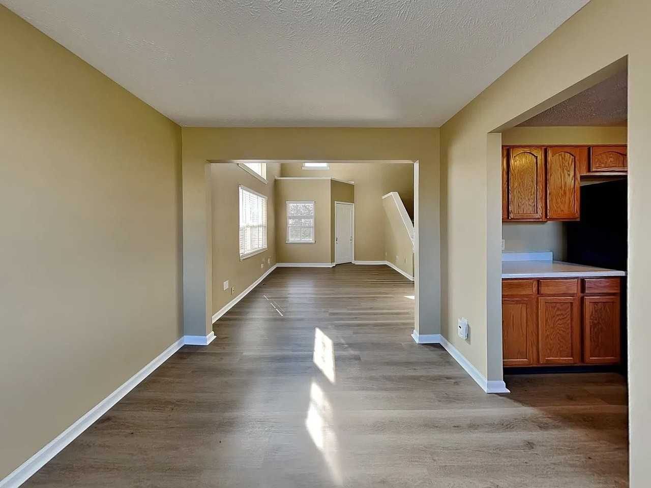 5359 Pelham Way - Photo 3 of 9