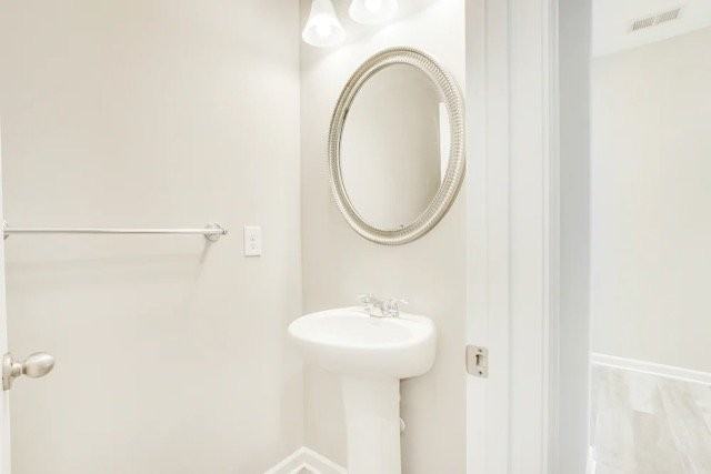 3942 Lake Manor Way - Photo 2 of 10