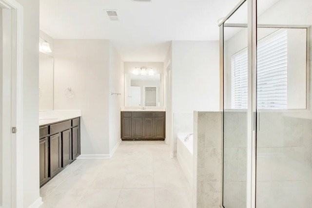 3942 Lake Manor Way - Photo 3 of 10