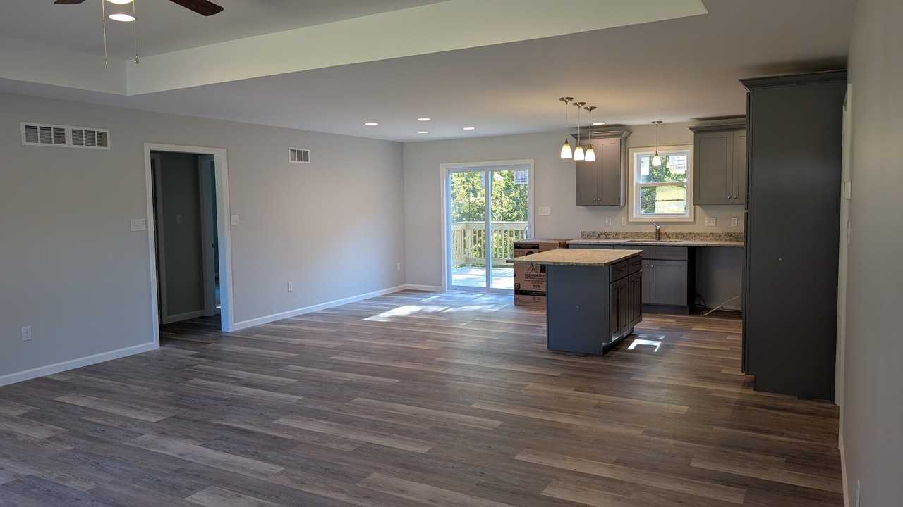 4132 Dixie Ave - Photo 4 of 12