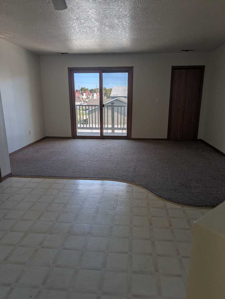 202 W Main St #3