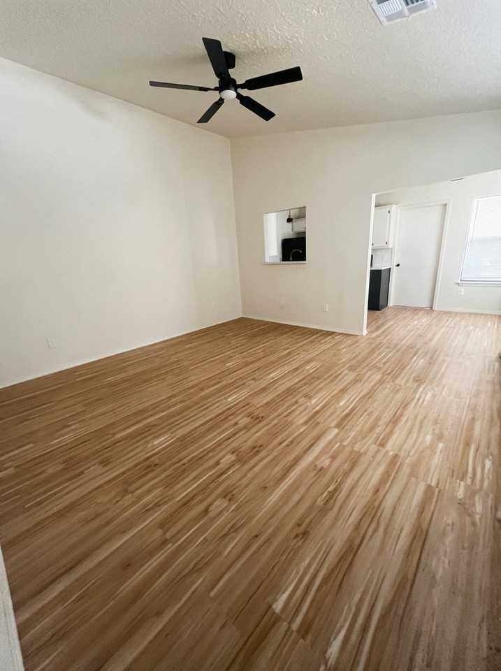 1508 Nw Columbia Ave #A - Photo 3 of 13