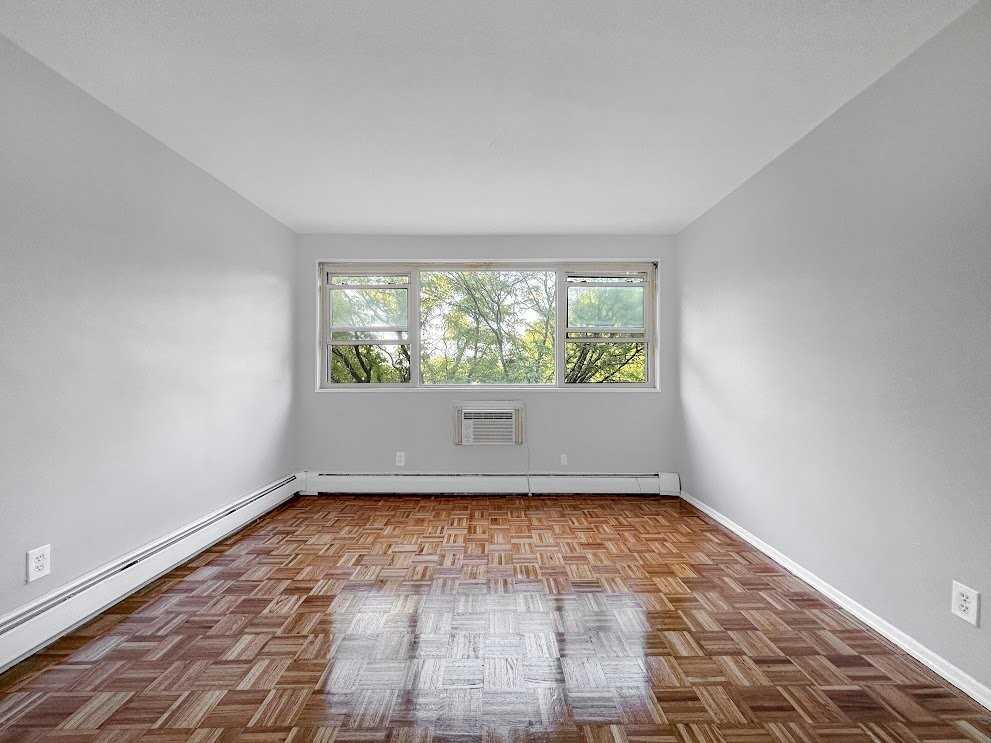 331 Elmora Ave #D - Photo 4 of 17