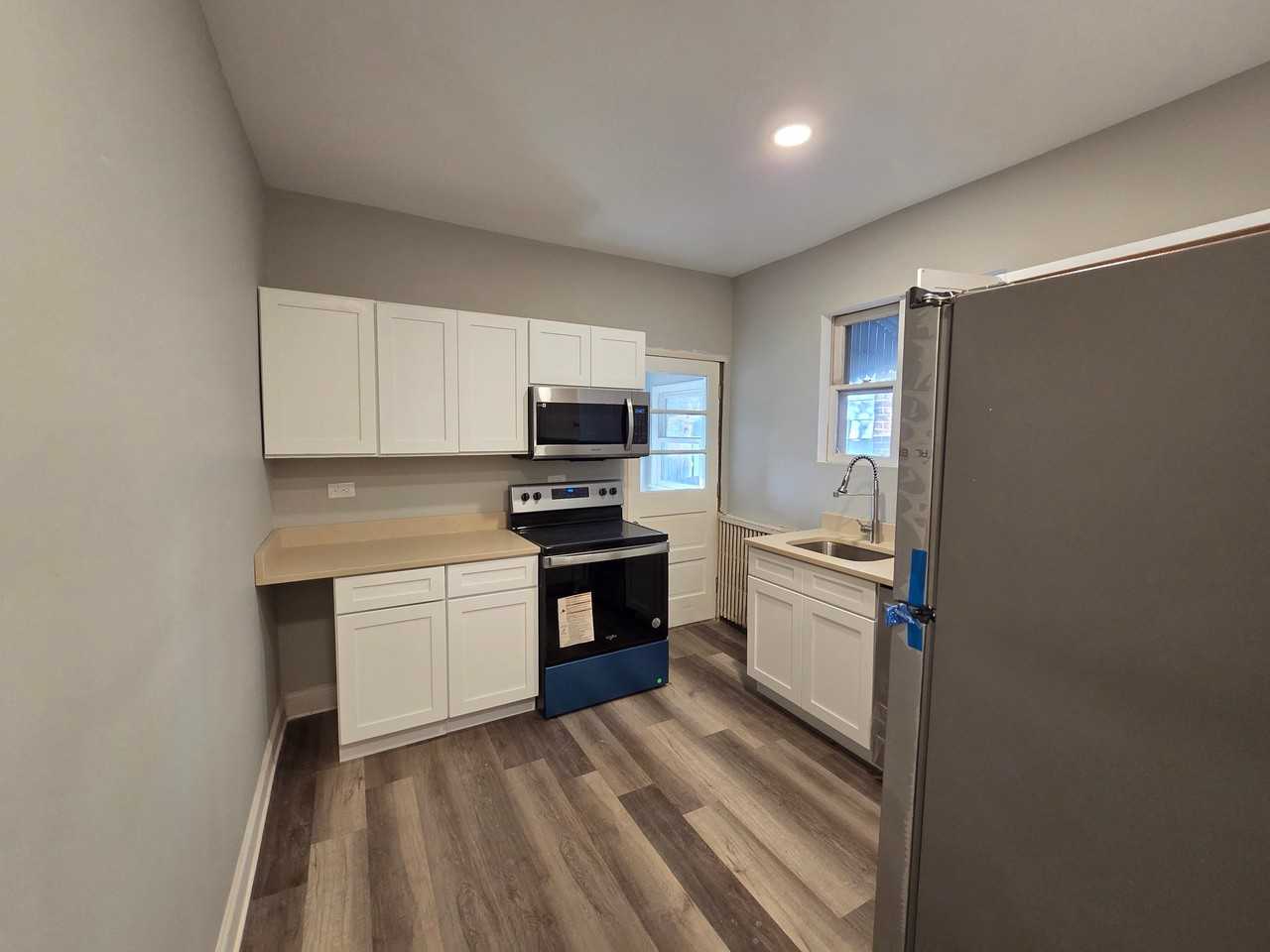 228 N Saint Cloud St - Photo 6 of 20