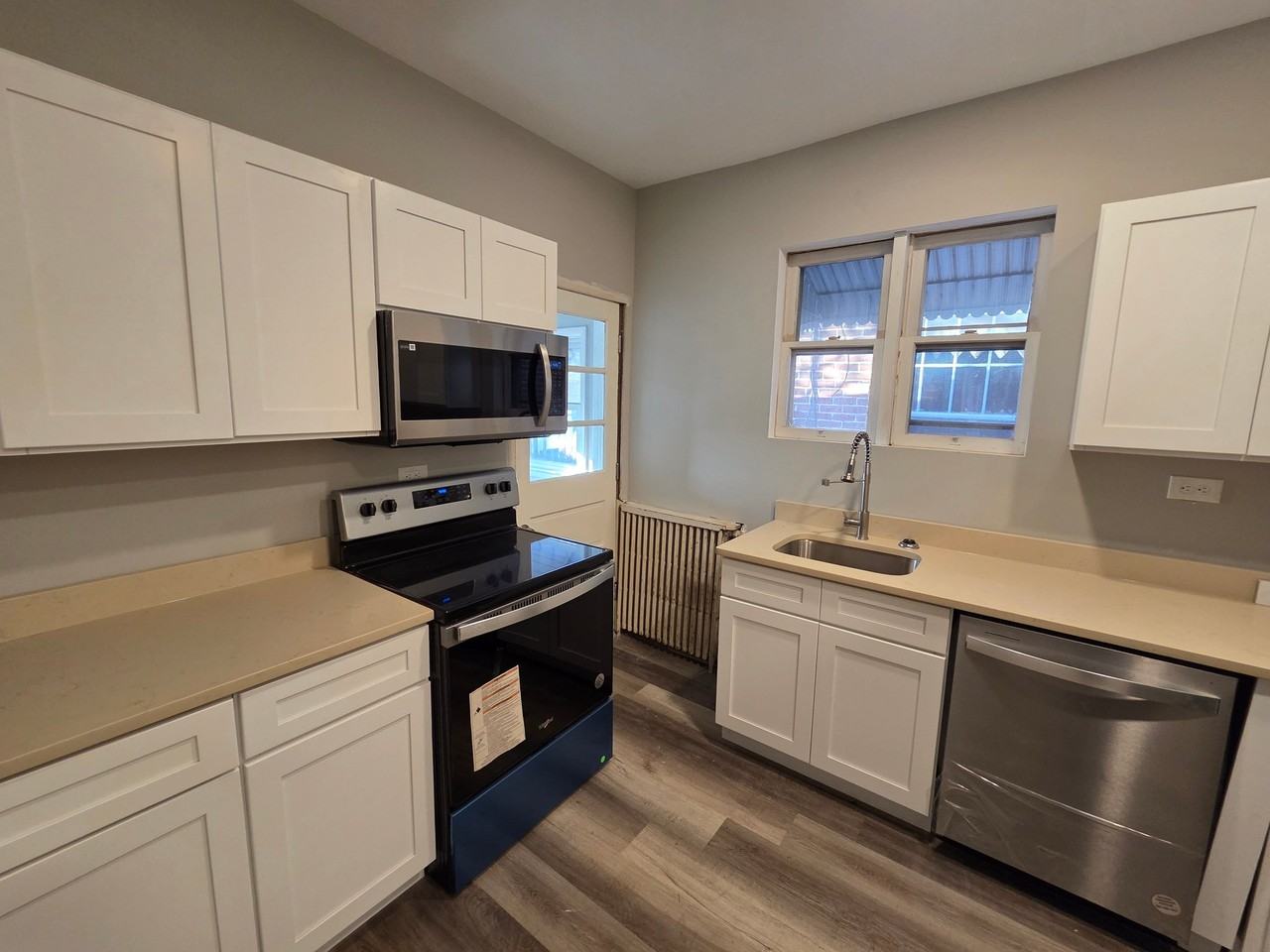 228 N Saint Cloud St - Photo 7 of 20