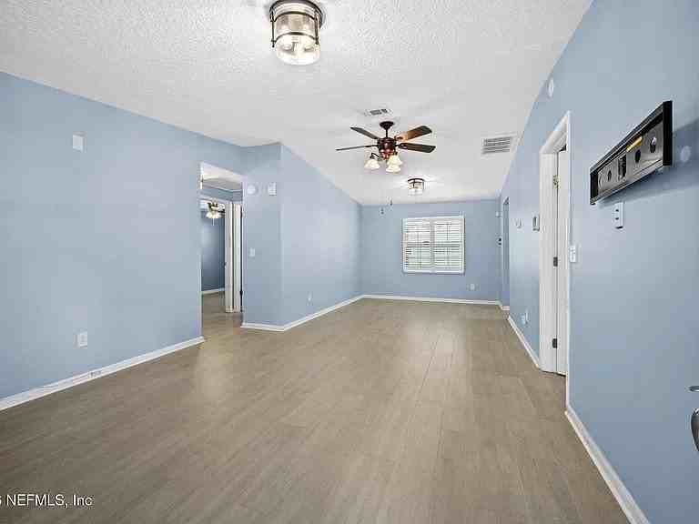 3220 Ricky Dr - Photo 5 of 20