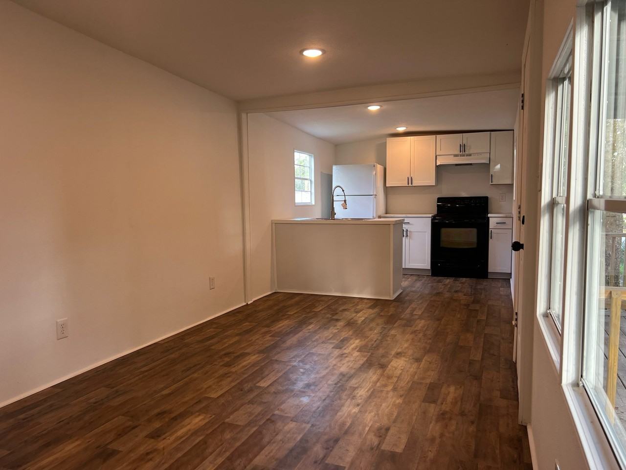 5309 Yamark Ave - Photo 2 of 10