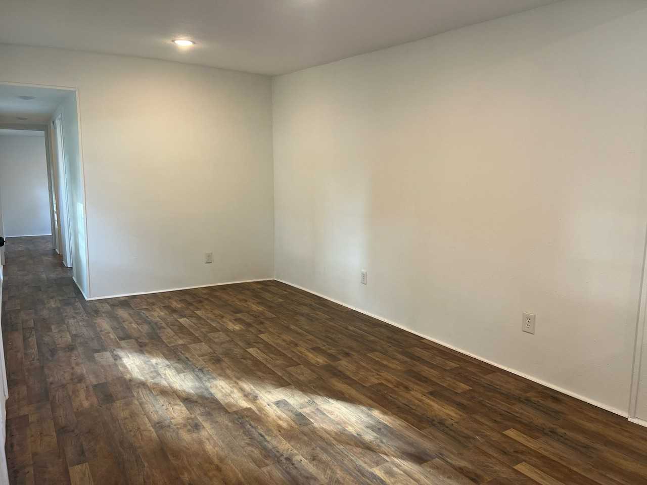 5309 Yamark Ave - Photo 4 of 10