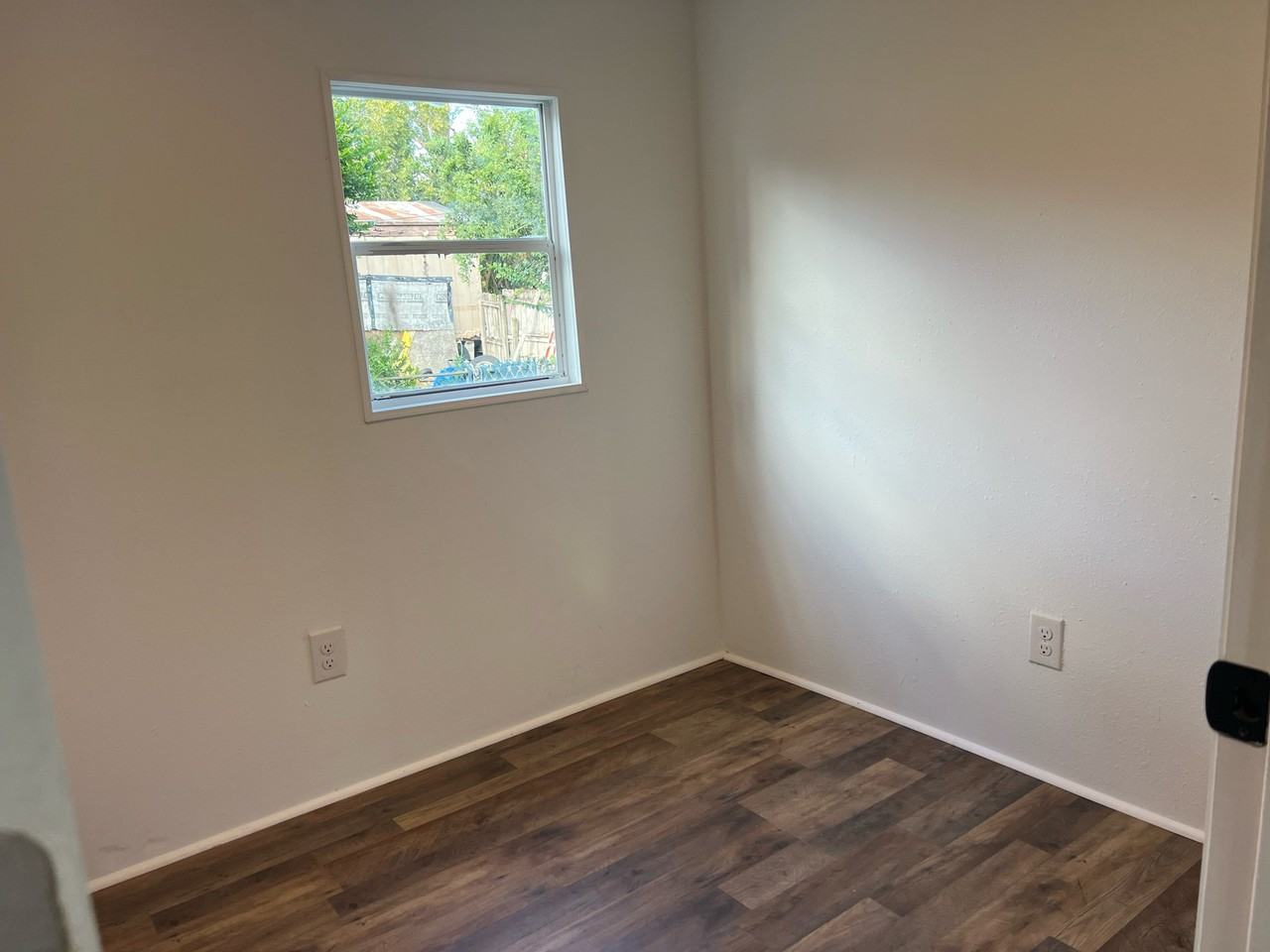 5309 Yamark Ave - Photo 7 of 10