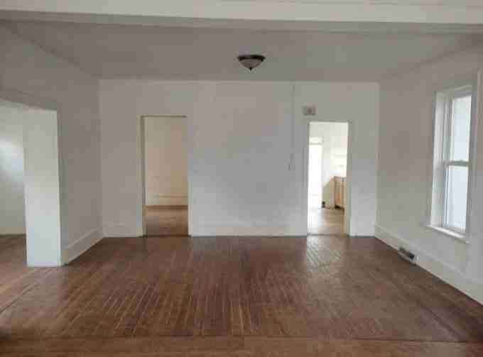 511 W Main St - Photo 2 of 9