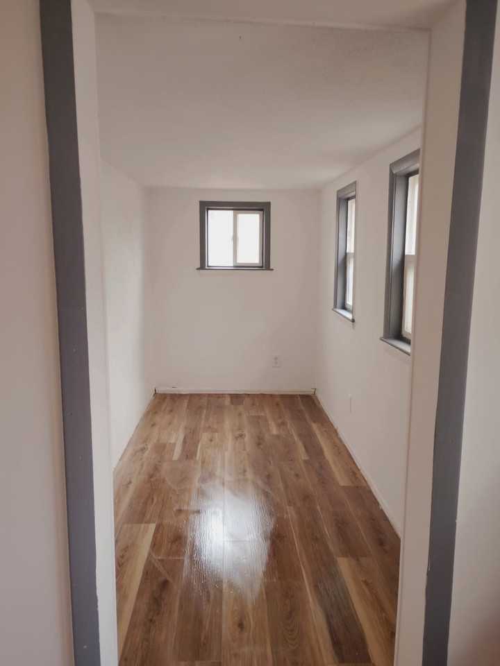 511 W Main St - Photo 7 of 9