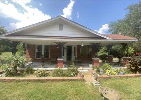 featured image of 3273 Old Horn Lake Rd
