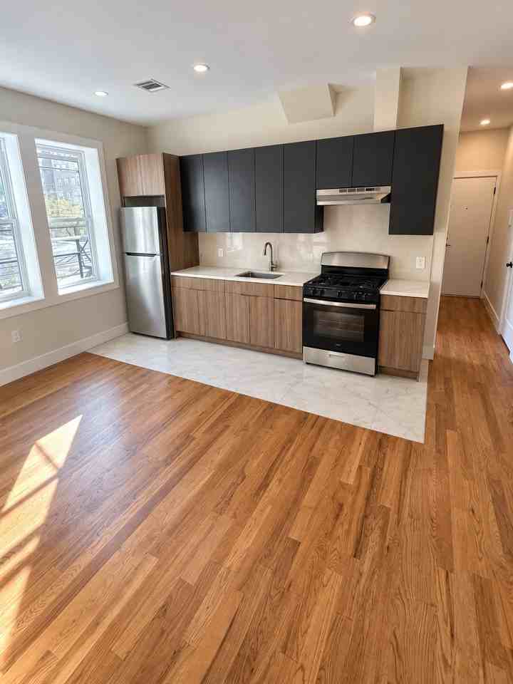 793 Broadway #103