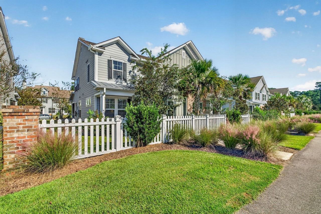 2668 Park West Blvd - Photo 3 of 44