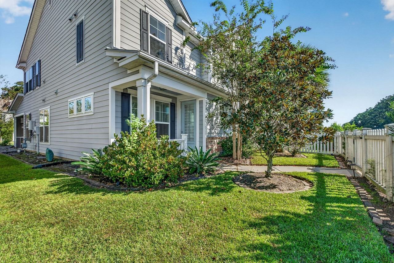 2668 Park West Blvd - Photo 4 of 44
