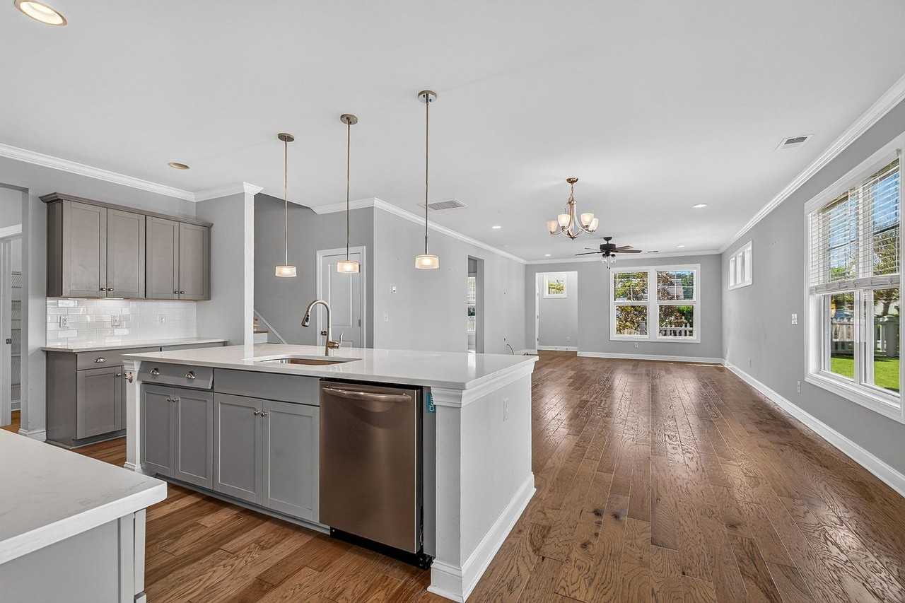 2668 Park West Blvd - Photo 6 of 44