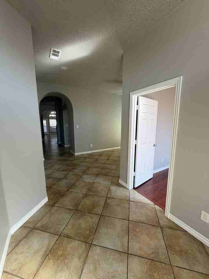 6720 Stockton Dr - Photo 2 of 19