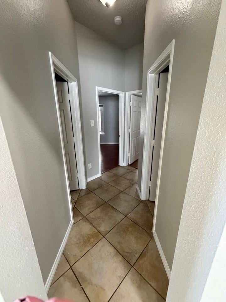 6720 Stockton Dr - Photo 6 of 19