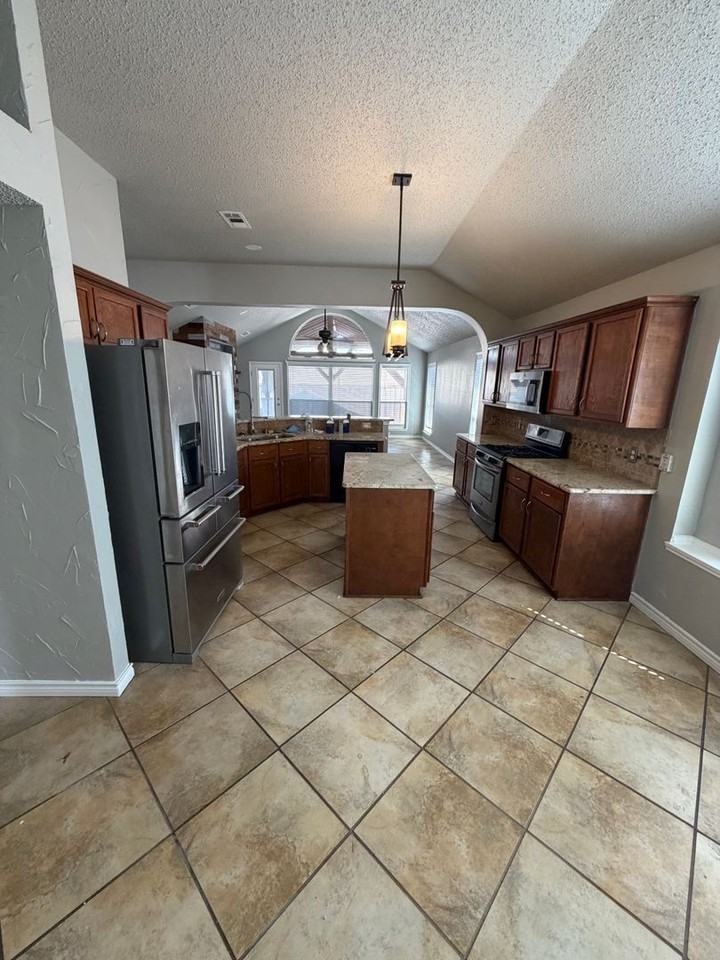 6720 Stockton Dr - Photo 7 of 19