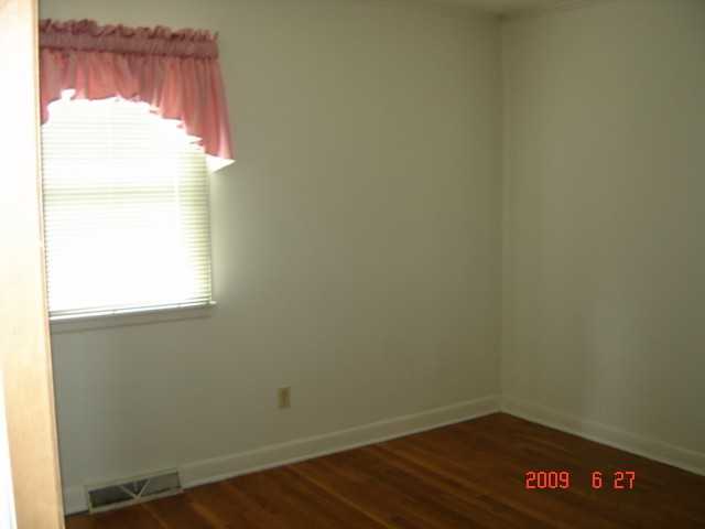 908 Harvey Rd - Photo 6 of 13