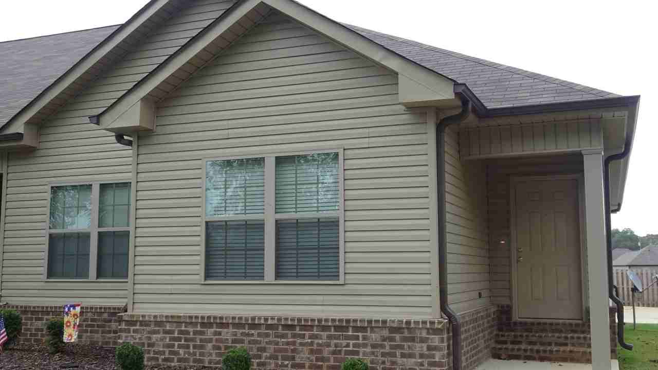 1080 Frazier St - Photo 3 of 11