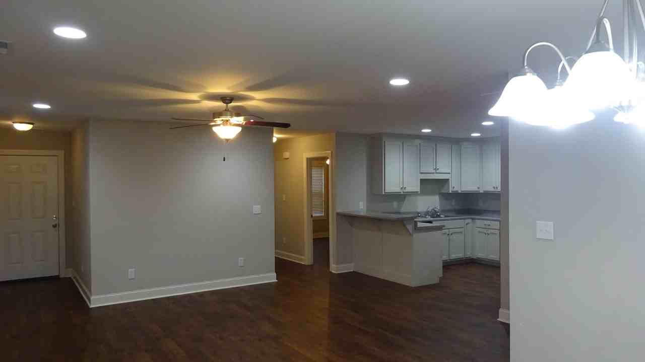 1080 Frazier St - Photo 7 of 11