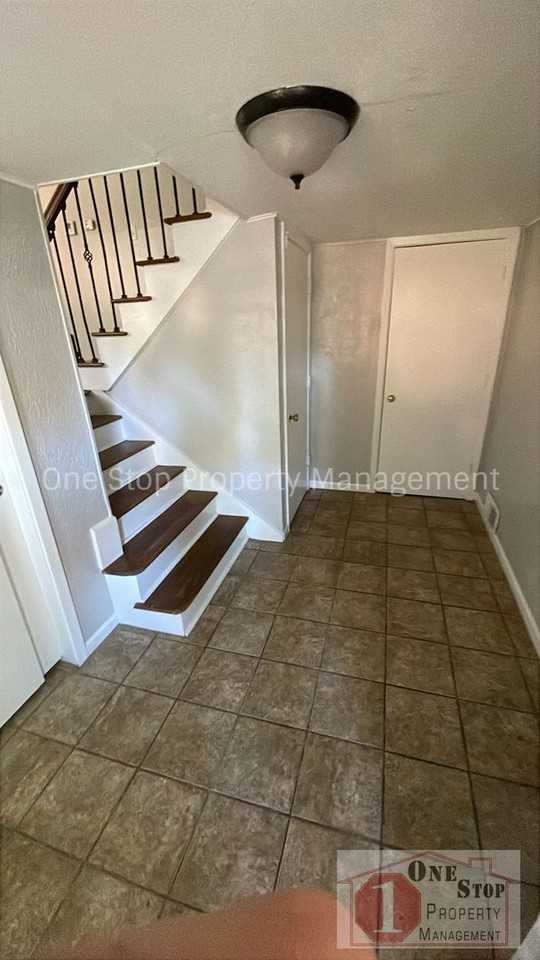 4204 S Osage St - Photo 3 of 24